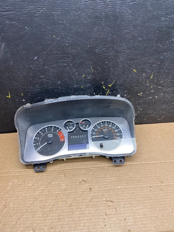 2006 to 2010 Hummer H3 Dash Cluster Gauge Speedometer OEM W1671 DG