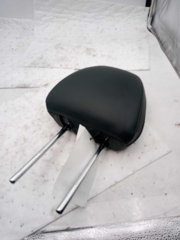 2019 Subaru XV Crosstrek Headrest Orange Used OEM 6158083 4DR 100K Mileage