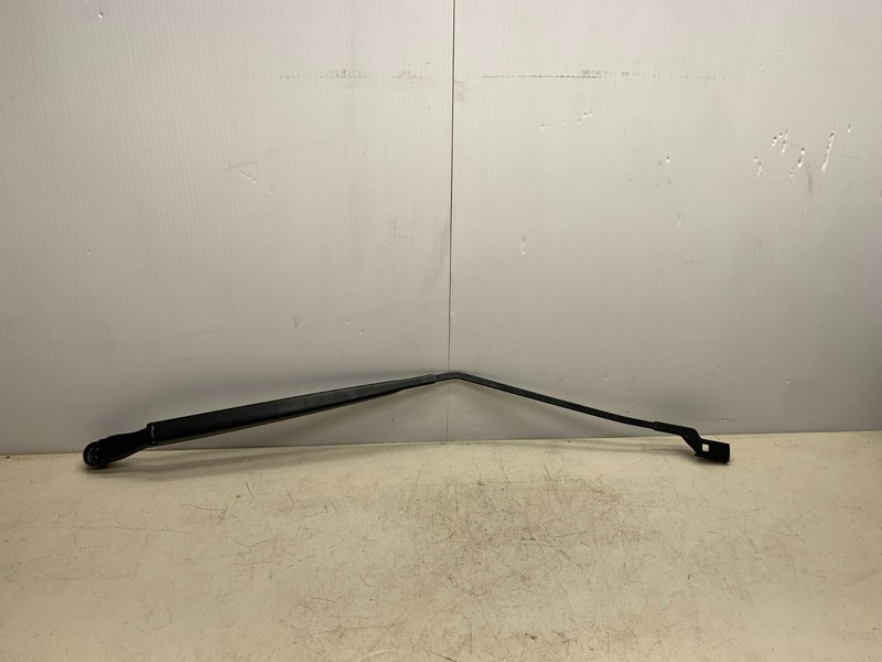 2017-2022 BUICK ENCORE RIGHT PASSENGER SIDE FRONT WINDSHIELD WIPER ARM OEM