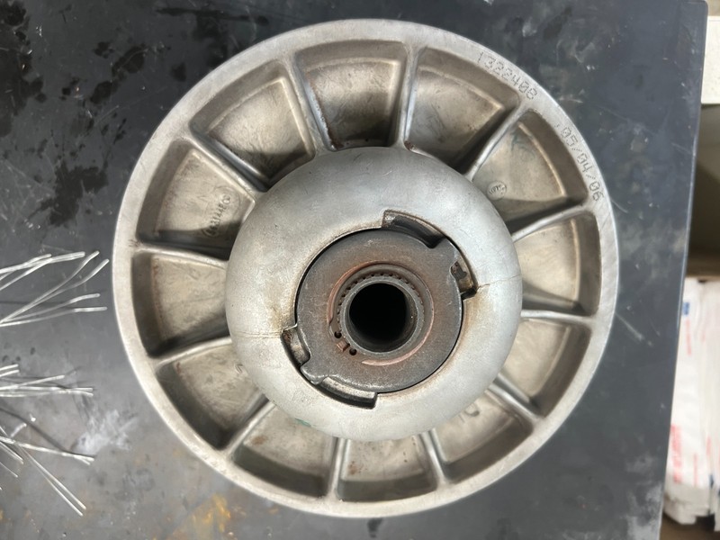 06 Polaris Sportsman 500 EFI Secondary Driven CVT Clutch 1322408 2006