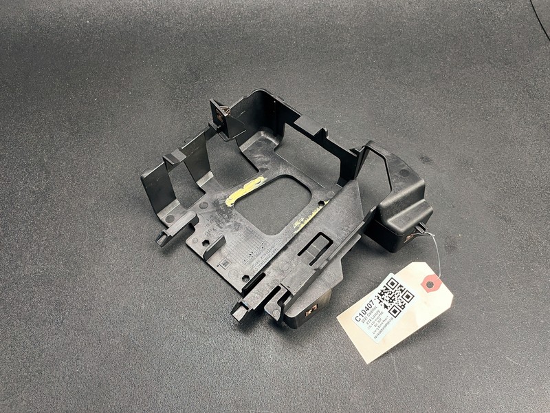 Radio Receiver Bracket 2021 Cadillac XT4 84694268 2019 2020 2022 2023