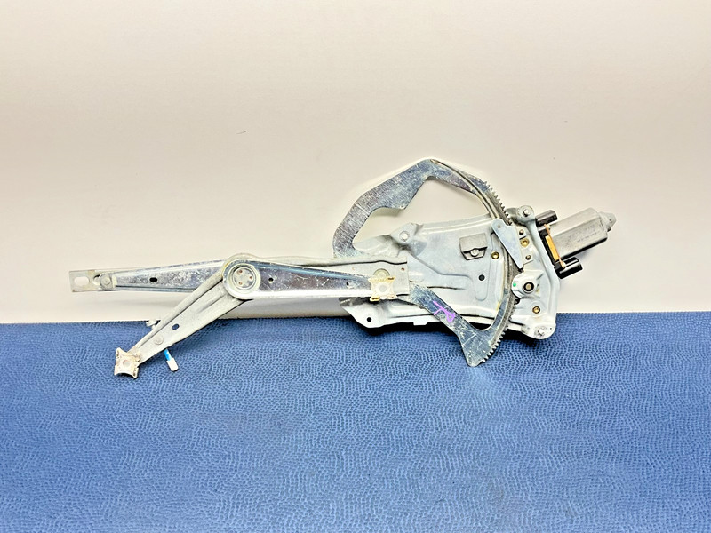 96–02 BMW E36/7 Z3 Roadster Right Passenger Side Door Window Regulator Motor OEM