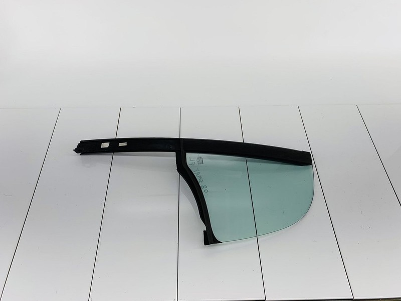 08-13 SMART FORTWO LEFT DRIVER SIDE DOOR QUARTER GLASS WINDOW OEM