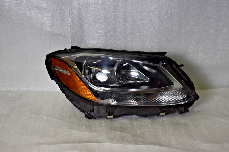 MERCEDES BENZ 2015-2018 C-CLASS RIGHT SIDE HALOGEN HEADLIGHT LAMP A2059067202
