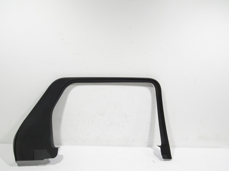 15-19 Land Rover Discovery Sport 2018 L550 Rear Left Door Window Frame Cover ;