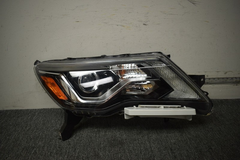 2017-2019 NISSAN PATHFINDER HEADLIGHT RIGHT SIDE FACTORY OEM