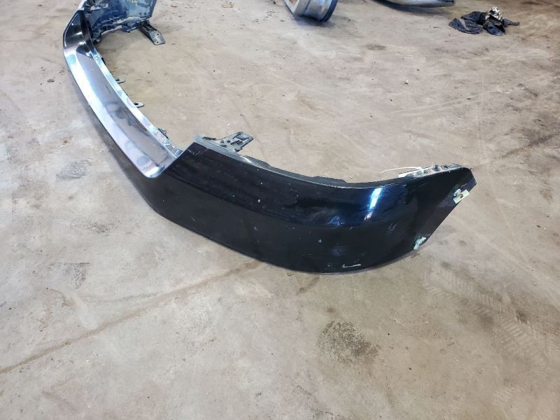 F1502005 Front Bumper Cover 285740