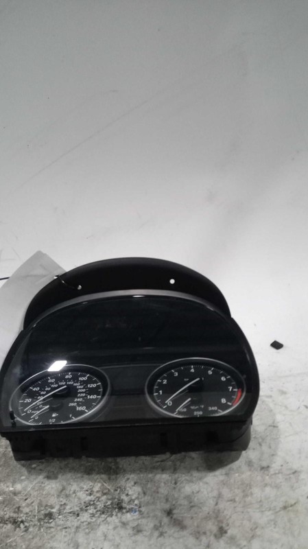 2015 BMW X1 Speedometer Gauge OEM White 141K Miles NJ25-19600-481556