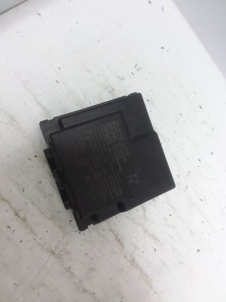 Keyless Entry Control Module Right Hand Luggage Compartment Fits 16-19 VOLT