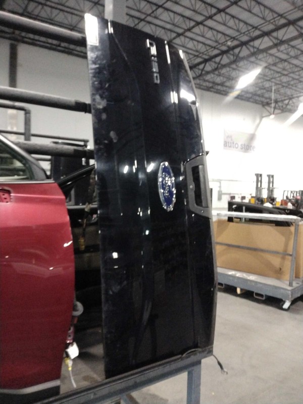2016 Ford F150 Pickup Tailgate Black OEM FL3Z9940700A Good Condition