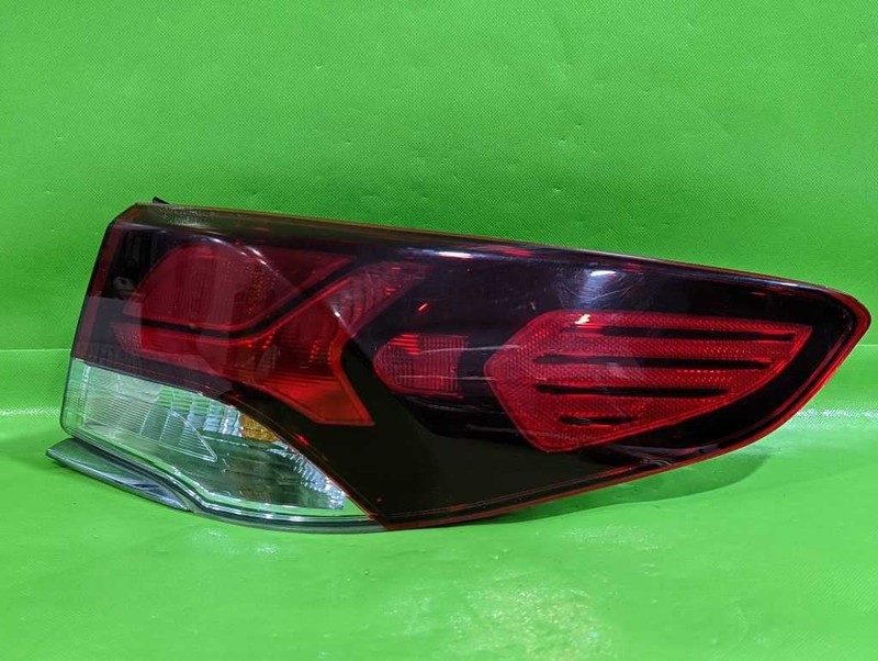 18 19 SONATA PASSENGER RIGHT QUARTER TAILLIGHT LAMP OEM 4553-58