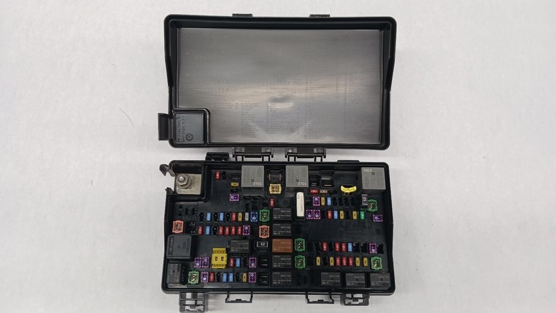 18-'22 JEEP GRAND CHEROKEE Engine Fuse Box 3.6L OEM 1 Year Warranty!