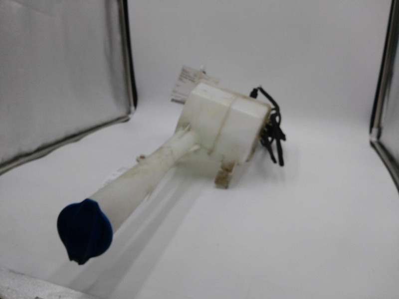 2017 Hyundai Santa Fe Washer Fluid Reservoir OEM Blue 2.40L 75000 Miles