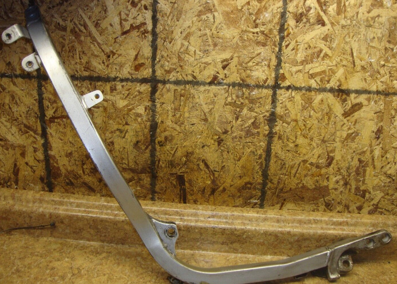 1995 Yamaha FZR600 FZR 600 R FZR600R Left Side Sub Frame Bracket Mount Bar Rail