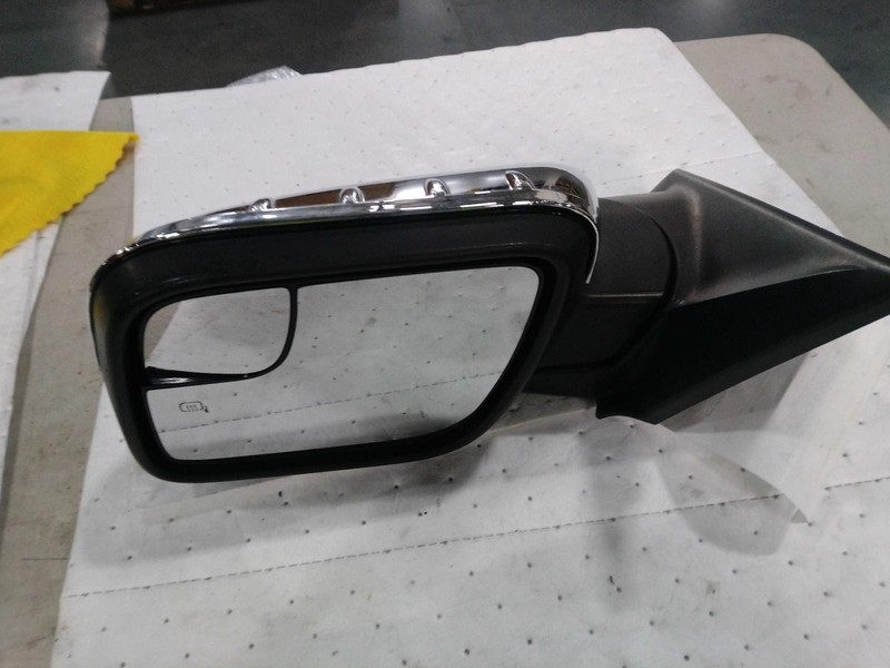 2015 Ford Explorer Left Door Mirror Assembly Black Aftermarket Chrome Cap