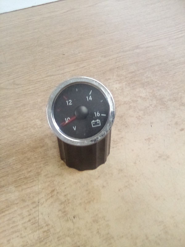 International Volt Gauge 3768424C2