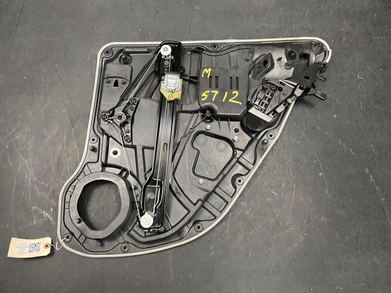 Rear Left Door Window Regulator 2018 Mercedes GLS 550 1667308901 2017 2019