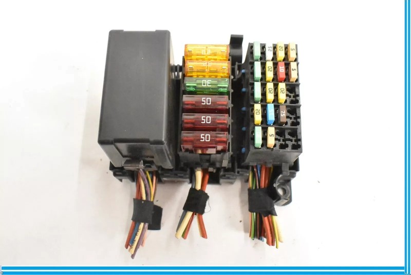 04-08 Maserati Quattroporte M139 Rear Trunk Lid Fuse Relay Junction Box OEM