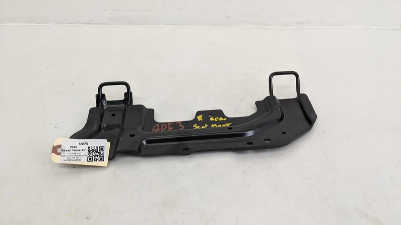 Right 2nd Second Row Rear Seat Mount 88342-5EF1A 2020 Nissan Versa 2021-2023
