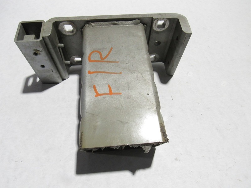 Land Range Rover Sport 2014 Front Right Bumper Support Mount Bracket 14-17 *