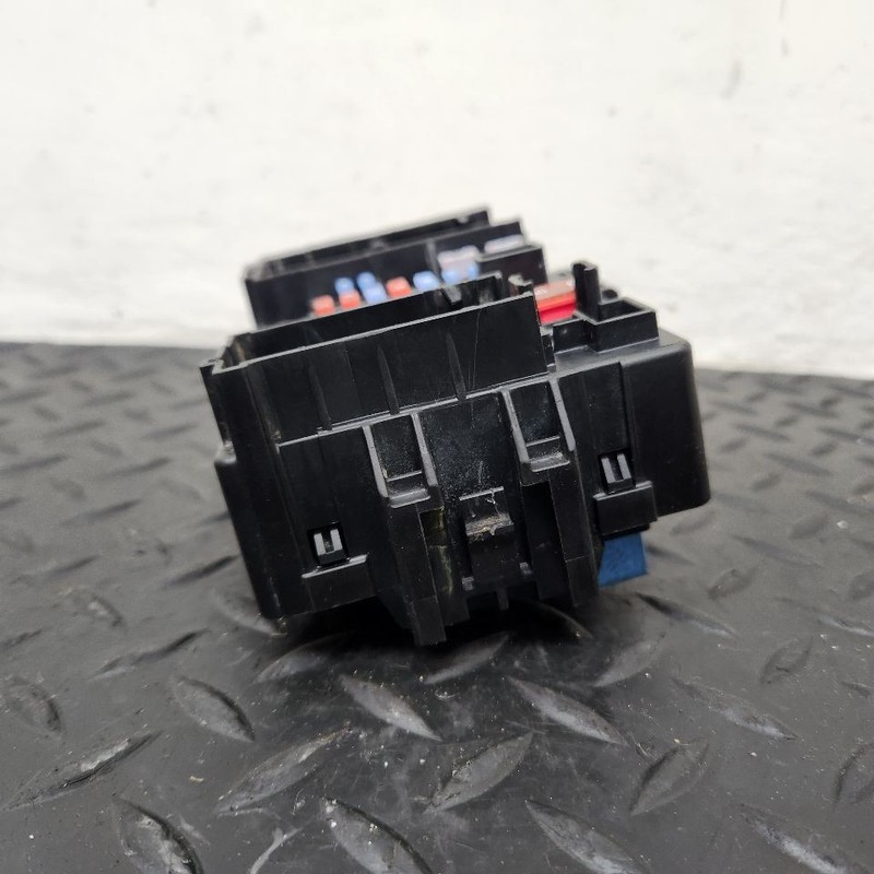 2015 GMC Yukon Left Driver Dash Fuse Relay Box Cabin OEM 23200660