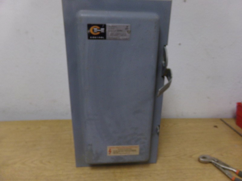 Cutler Hammer 60A Heavy Duty Safety Switch DH362 *FREE SHIPPING*