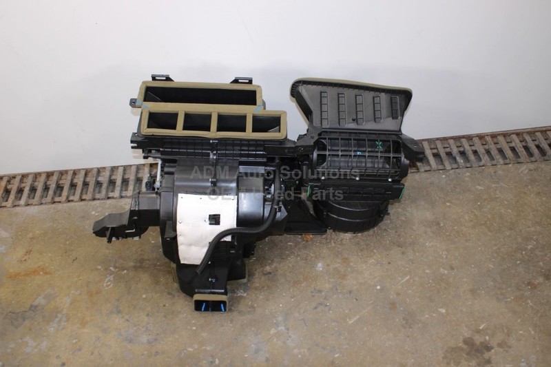 2019-2020 KIA SORENTO AC Climate Heater Blower Assembly OEM
