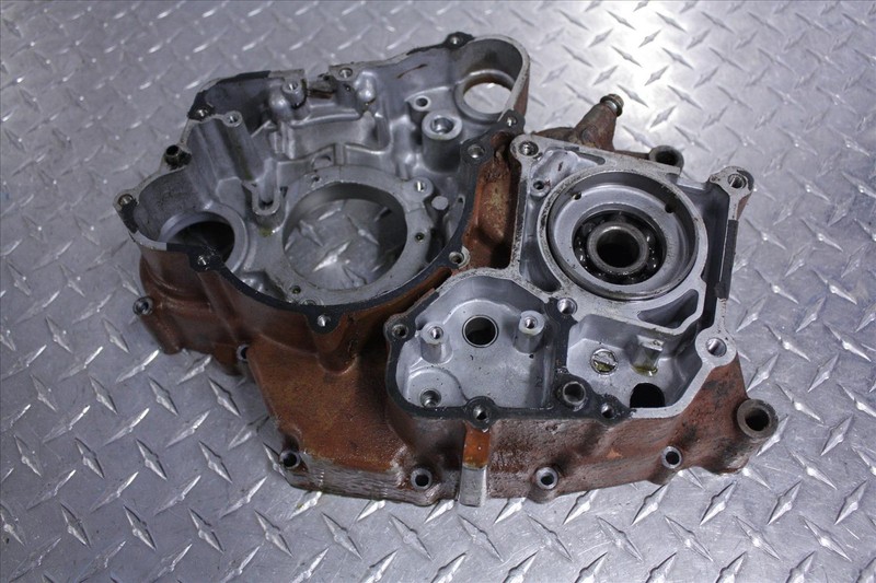 88-02 KAWASAKI KLF 220 BAYOU ENGINE MOTOR CRANK CASING COVER HOUSING #3 KLF220
