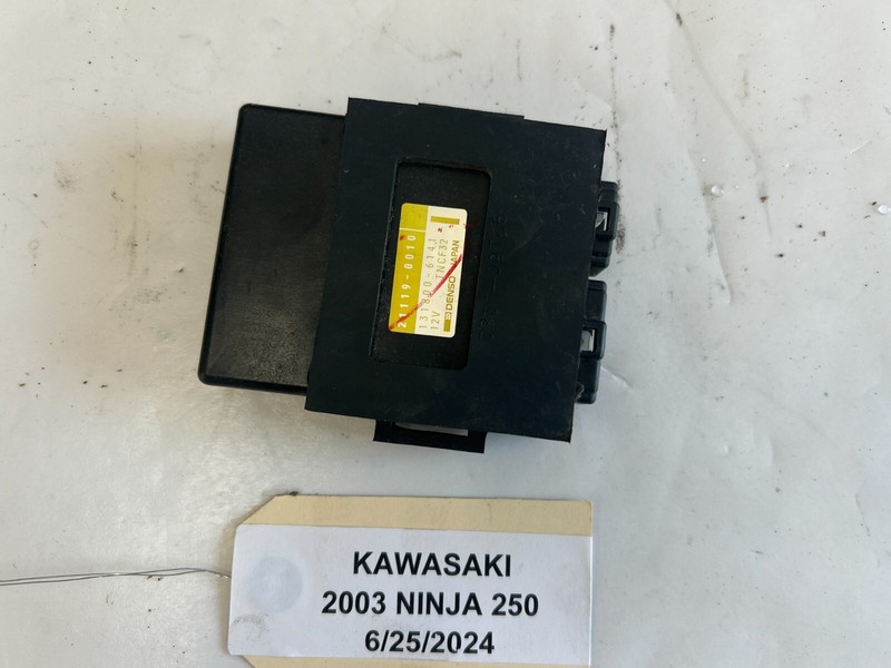 03 KAWASAKI NINJA 250R OEM CDI BOX21119-0010