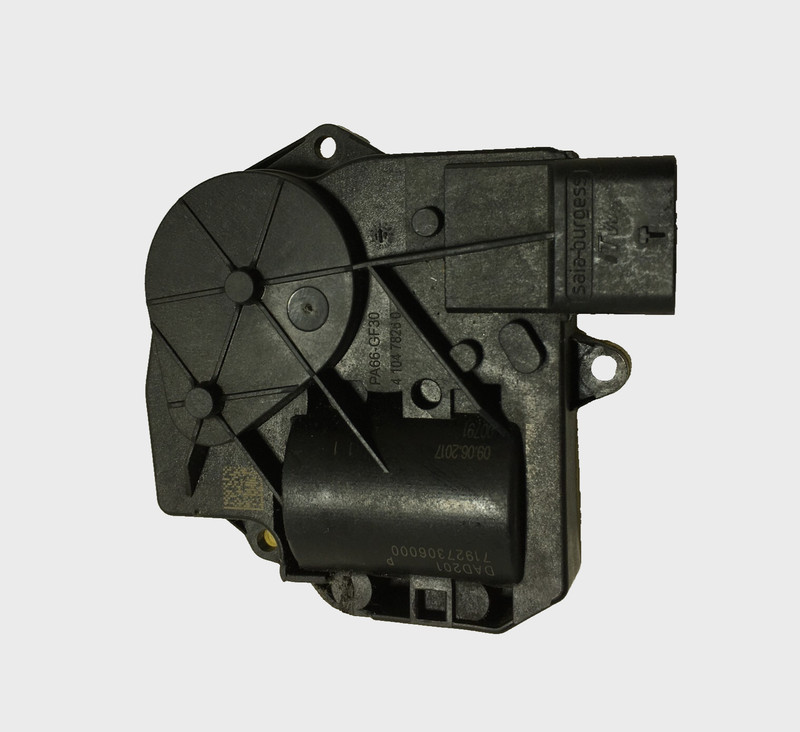 2018-2020 BMW 530e xDrive Engine Coolant Thermostat OEM