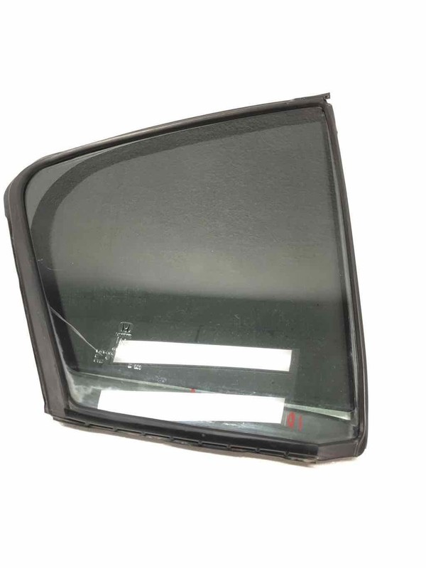 2010 Accord Rear RH Passenger Side Corner Vent Window Glass Light Scratches