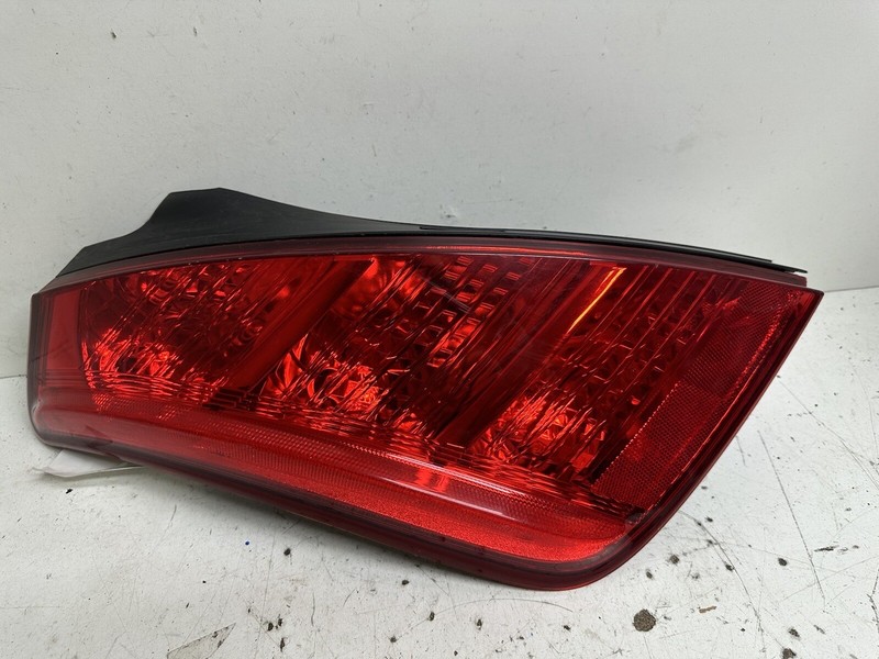 2003-2005 Nissan Murano Left Driver QRT MTD Tail Light Lamp Taillight Taillamp