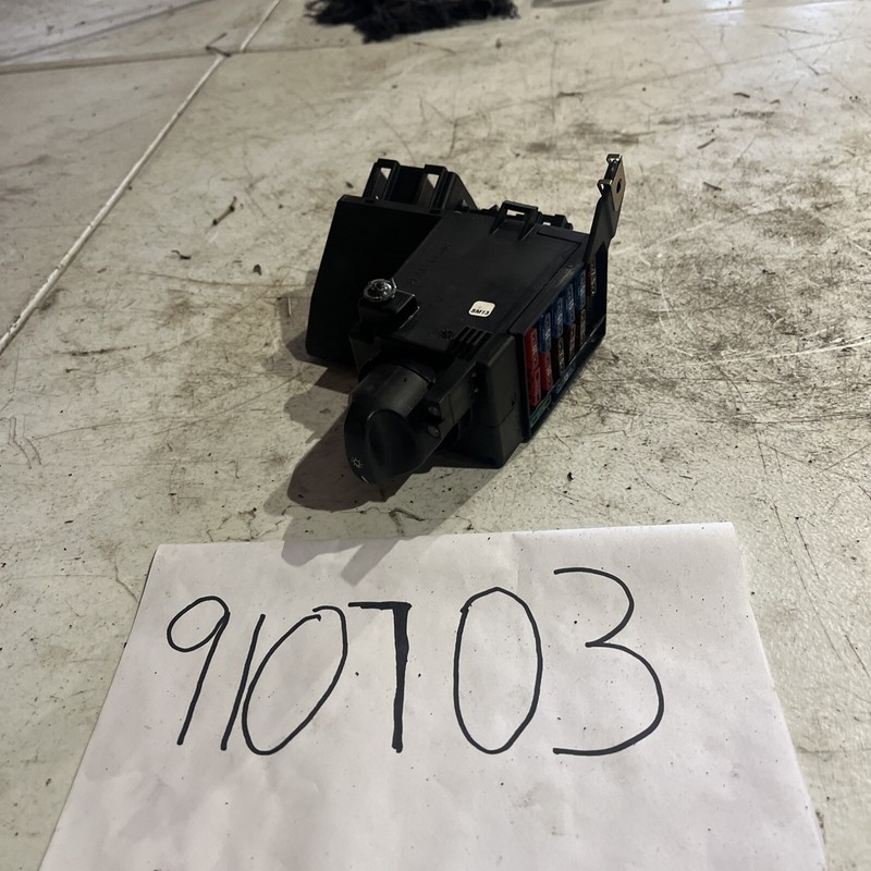 96-03 Mercedes W210 E300 CLK320 Headlight Headlamp Control Switch 2105450904