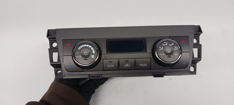 2008 CADILLAC DTS Heat AC Controller main 15791557 OEM CJ4 08