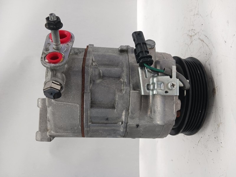 2022 CADILLAC XT5 AC Compressor 2.0L 33k miles OEM 20 21 22
