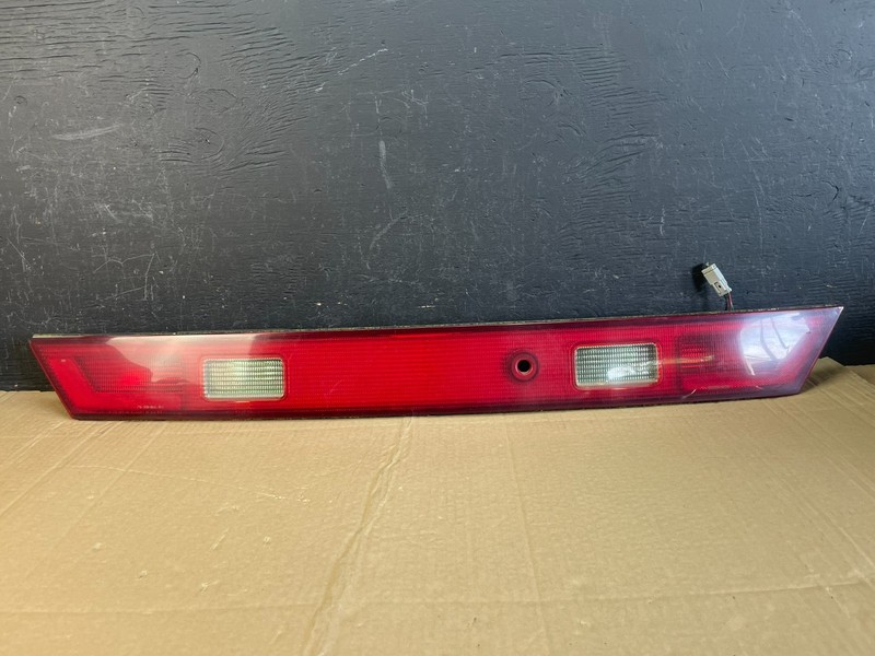 1998-2002 Honda Accord Coupe 2-Door Center Single Tail Light Oem AC9698 DG
