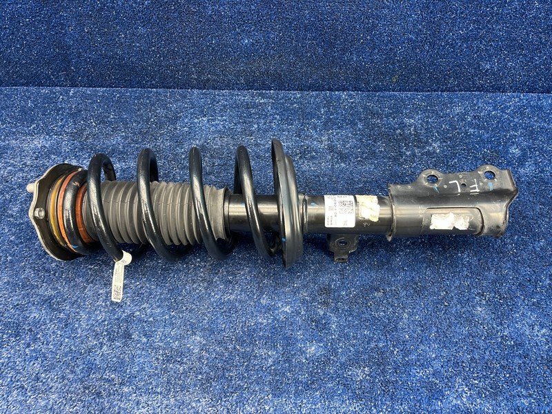 2017-2019 Cadillac XT5 FRONT LEFT SUSPENSION SHOCK ABSORBER STRUT W SPRING OEM