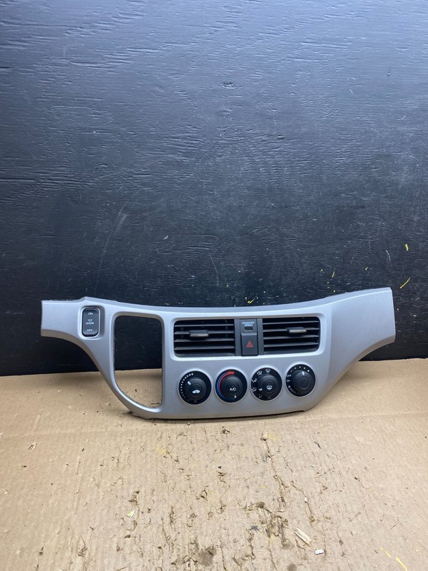 2005 to 2010 Honda Odyssey Radio Climate Control Dash Trim Bezel T8518 DG