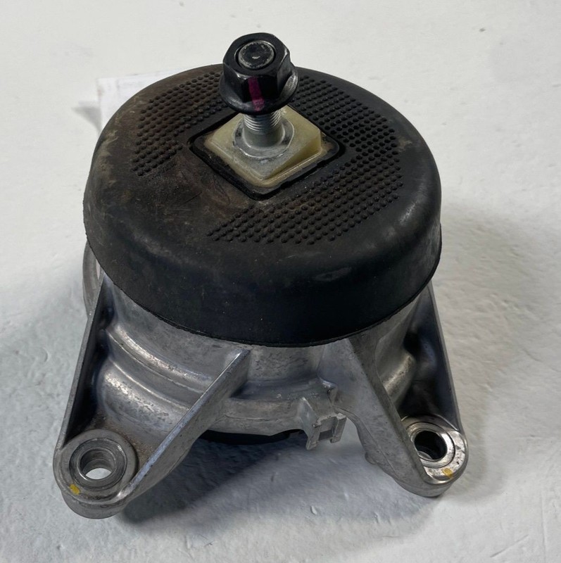 22 - 25 GENESIS GV70 FRONT LEFT DRIVER SIDE ENGINE MOTOR SUPPORT MOUNT # 107579