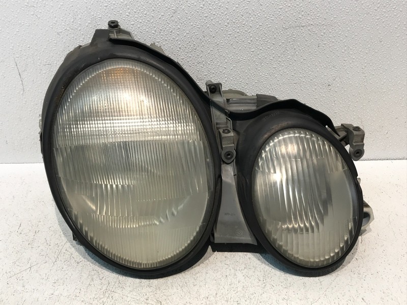 98-03 Mercedes W208 CLK320 Right Passenger Side Headlight Lamp Xenon OEM