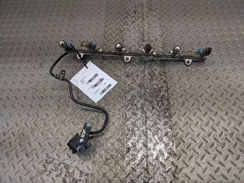 98-05 Lexus Gs300 Is300 Sc300 Fuel Rail Pipe W/ Injectors OEM 23807-4603 1180329