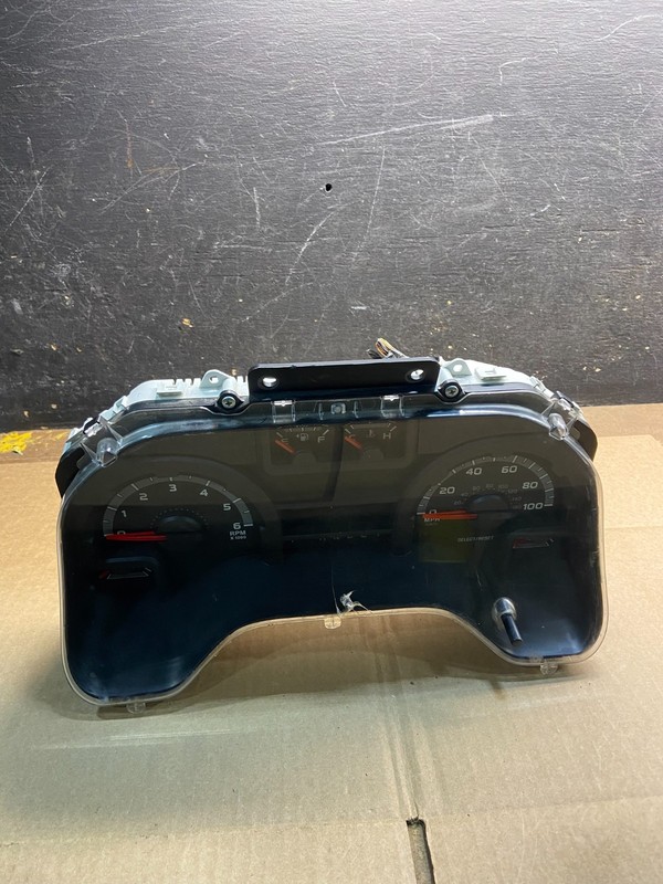 2010 Ford E150 E250 E350 VAN Gauge Speedometer Cluster Y7409 DG