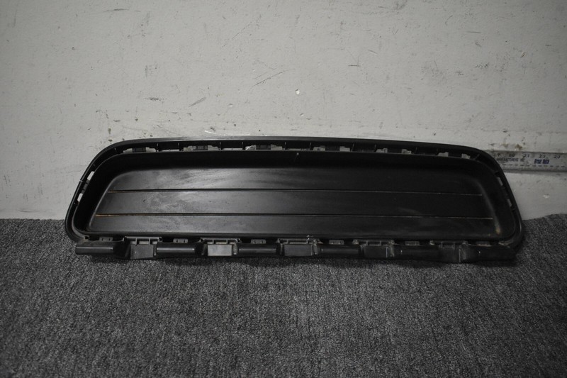 2017-2020 PORSCHE 718 CAYMAN CENTER GRILLE FACTORY OEM