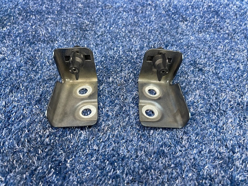 2016–2019 Buick Cascada Front Headlight Bracket Set LH RH OEM 13256260 13256261