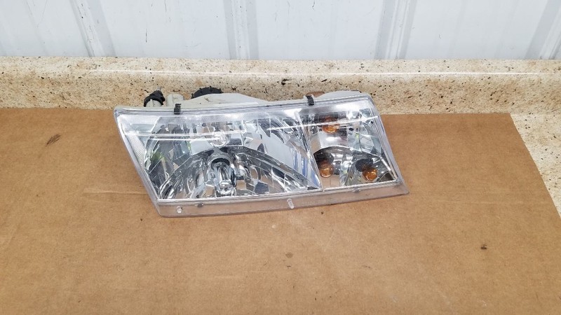 Passenger Right Headlight Fits 00-02 GRAND MARQUIS 307859