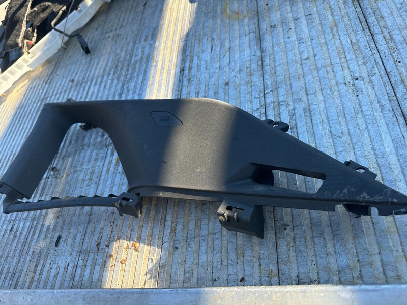 08-14 DODGE CHALLENGER OEM RH INTERIOR B PILLAR QUARTER WINDOW TRIM PANEL