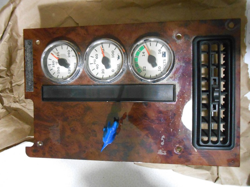 INTERNATIONAL WATER/OIL/VOLTS GAUGE CLUSTER 3592547C91 POLLAK 32268-101