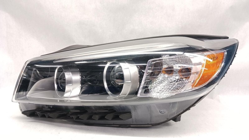 16-'18 KIA SORENTO Left driver headlight halogen OEM Grade B