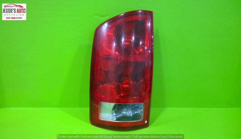 02 03 04 05 06 DODGE RAM 1500 DRIVER LEFT TAILLIGHT LAMP OEM 2301-19