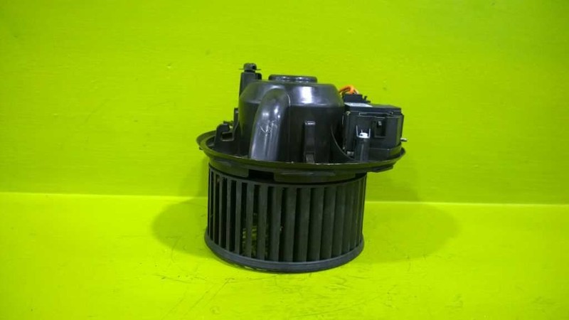 13 14 15 16 17 18 19 20 VOLKSWAGEN PASSAT BLOWER MOTOR OEM 3262-19